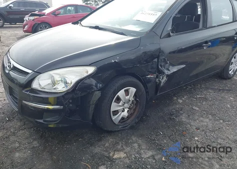 2011 Hyundai Elantra Touring Gls z USA, uszkodzony, nr VIN KMHDB8AE1BU091744